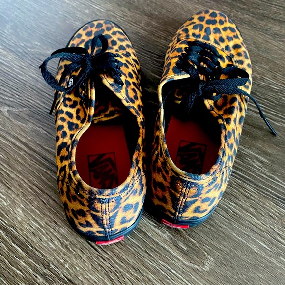 Leopard Vans - Picture 4 of 5